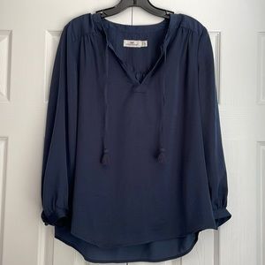 Navy Blue Vineyard Vines Women’s Blouse with ties in the front
